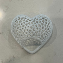 Load image into Gallery viewer, Floating Heart-Shaped Betta Bowl
