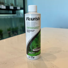 Cargar imagen en el visor de la galería, Seachem Laboratories Flourish Plant Supplement - 8.5 oz