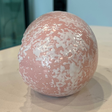 Cargar imagen en el visor de la galería, Pink Marble Egg- Axolotl Hide
