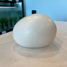Load image into Gallery viewer, Galapagos Ceramic Egg Hide - Medium

