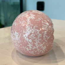 Cargar imagen en el visor de la galería, Pink Marble Egg- Axolotl Hide
