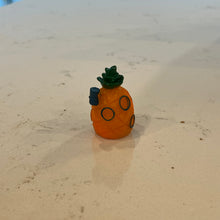 Cargar imagen en el visor de la galería, Spongebob's Pineapple | Mini
