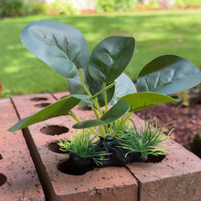 Cargar imagen en el visor de la galería, Realistic Artificial Aquarium Plant | Dark Green
