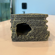 Cargar imagen en el visor de la galería, Zilla Herp Hotel - Medium
