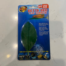 Cargar imagen en el visor de la galería, Zoo Med Betta Bed Leaf Hammock -Large
