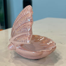 Cargar imagen en el visor de la galería, Iridescent Clam Shell - Decor
