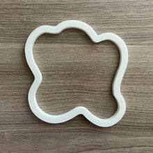 Load image into Gallery viewer, Splotch Portal Feeding Ring
